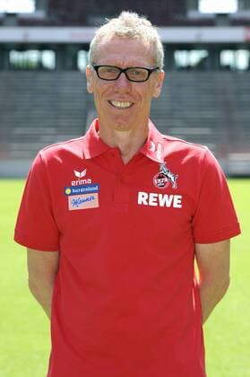 Fussball, Bundesliga, Deutschland, Herren, Porträttermin Saison 2015 2016; 1. FC Köln: Trainer Peter Stöger (FC Köln). Einzelbild, Portrait, Porträt.