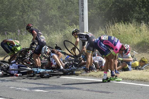 Big crash with POZZATO Filippo of Lampre - Merida, DEMPSTER Zakkari of Bora-Argon 18, JANSE VAN RENSBURG Reinardt of MTN - Qhubeka and CANCELLARA Fabian of Trek Factory Racing during the stage 3 of the 102nd edition of the Tour de France 2015 with start in Antwerp and finish in Huy, Belgium (159 kms) CYCLISME : Tour de France - Etape 3 - Anvers Huy - 06 07 2015 PhotoNews Panoramic 