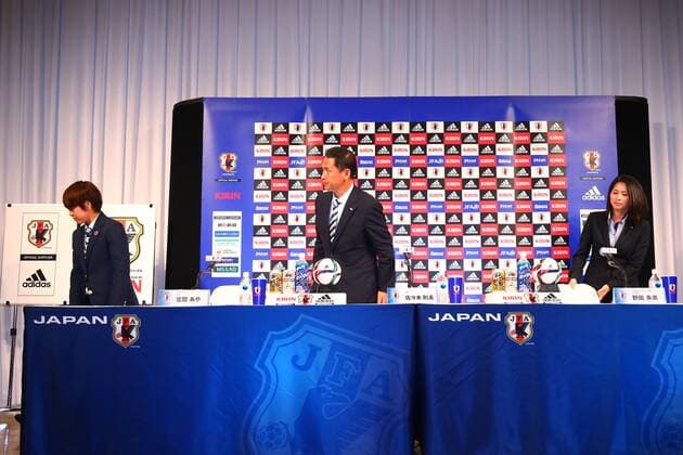 (L-R) Aya Miyama, Norio Sasaki, Akemi Noda (JPN), JULY 7, 2015 - Football Soccer : Japanese women s national football team attends a press conference PK Pressekonferenz after arriving in Chiba, Japan. Japan lost the FIFA Women s World Cup Canada 2015 Final match against United States on July 5. NoxThirdxPartyxSales  (hnna015269)