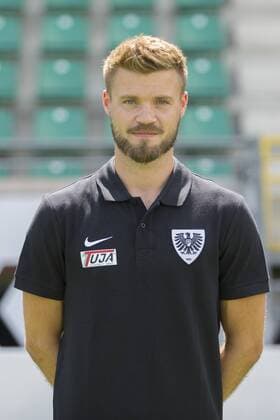 Muenster, Deutschland 07. Juli 2015: Mannschaftsfoto 15 16 - SC Preussen Muenster Physiotherapeut Dennis Morschel (SC Preussen Muenster) rp