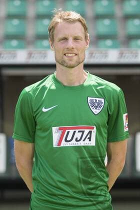 Muenster, Deutschland 07. Juli 2015: Mannschaftsfoto 15 16 - SC Preussen Muenster Marc Heitmeier (8 SC Preussen Muenster) rp