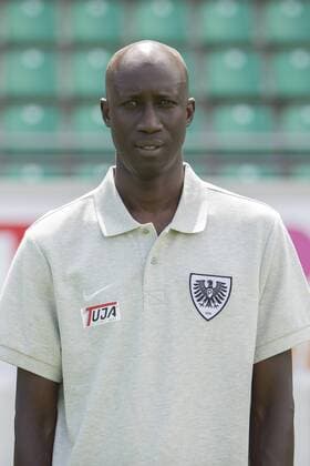 Muenster, Deutschland 07. Juli 2015: Mannschaftsfoto 15 16 - SC Preussen Muenster Co-Trainer Babacar NâÄ™Diaye (SC Preussen Muenster) rp