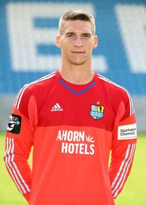 Chemnitz, 08.07.2015, Stadion an der Gellertstrasse, Fußball, 3.Liga , Chemnitzer FC, Mannschaftspräsentation für die Saison 2015 2016. , Mannschaftsfoto, Teamfoto. , Im Bild: Torhüter Kevin Kunz. ,