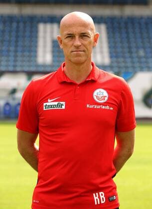 Trainer Karsten Baumann Einzelbild Portrait Portraet Porträt Oberkoerper Oberkörper Hochformat Fußball Fussball dritte 3. Liga Fototermin Porträtermin 2015 2016 Saison 2015 2016 08.07.2015 FC Hansa Rostock