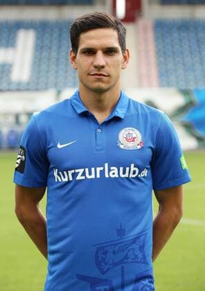 Marcel Gottschling Einzelbild Portrait Portraet Porträt Oberkoerper Oberkörper Hochformat Fußball Fussball dritte 3. Liga Fototermin Porträtermin 2015 2016 Saison 2015 2016 08.07.2015 FC Hansa Rostock