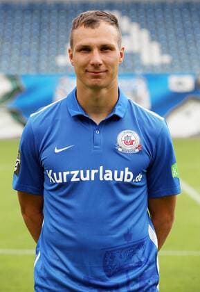 Tobias Jaenicke Jänicke Einzelbild Portrait Portraet Porträt Oberkoerper Oberkörper Hochformat Fußball Fussball dritte 3. Liga Fototermin Porträtermin 2015 2016 Saison 2015 2016 08.07.2015 FC Hansa Rostock