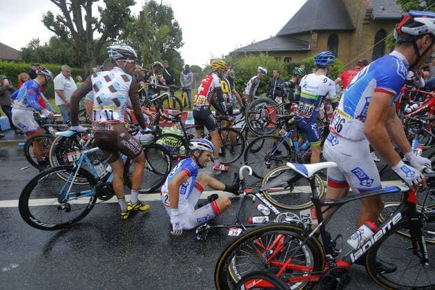 VAUGRENARD Benoit of FDJ was victim of a crash during the stage 5 of the 102nd edition of the Tour de France 2015 with start in Arras and finish in AMIENS, France (189 kms) CYCLISME : Tour de France - Etape 5 - Arras Amiens - 08 07 2015 PhotoNews Panoramic 