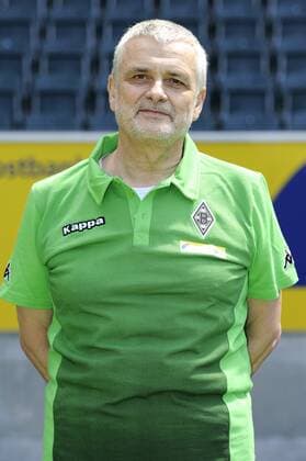 Fussball, Bundesliga, Deutschland, Herren, Porträttermin Saison 2015 2016; Bor. Mönchengladbach: Mannschaftsarzt Dr. Heribert Ditzel (Mgladbach). Einzelbild, Portrait, Porträt.