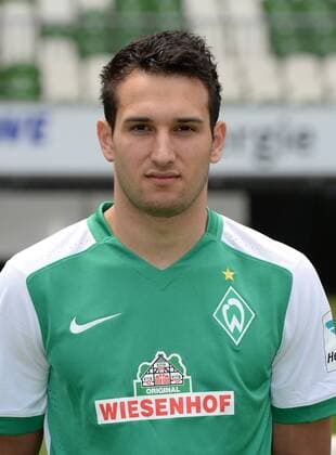 FUSSBALL 1. BUNDESLIGA SAISON 2015 2016 Teampräsentation SV Werder Bremen 10.07.2015 Levin Oeztunali (SV Werder Bremen) 