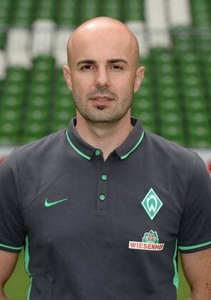 FUSSBALL 1. BUNDESLIGA SAISON 2015 2016 Teampräsentation SV Werder Bremen 10.07.2015 Pysiotherapeut Adis Lovic (SV Werder Bremen) 