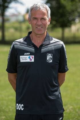 Weissensee , 100715 , Fussball 3.Liga FC Rot Weiss Erfurt Mannschaftsfoto , Portrait , Portraittermin im Bild: Arzt Dr. Peter Ullmann (Erfurt)