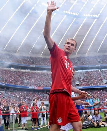 FUSSBALL 1. BUNDESLIGA SAISON 2015 2016 Teampraesentation FC Bayern Muenchen in der Allianz Arena 11.07.2015 Holger Badstuber (FC Bayern Muenchen) laeuft in die Allianz Arena ein Foto: Pressefoto ULMER Markus Ulmer xxNOxMODELxRELEASExx 