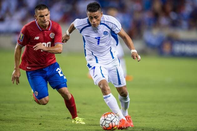 July 11, 2015: El Salvador midfielder Darwin Ceren (7) controls the ball during the 2nd half of an international CONCACAF Gold Cup soccer match between Costa Rica and El Salvador at BBVA Compass Stadium in Houston, TX. The game ended in a 1-1 draw... Soccer 2015: Costa Rica vs El Salvador JUL 11 - ZUMAc04_