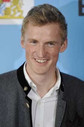 Severin FREUND (Skispringer),privat,zivil, Einzelbild,angeschnittenes Einzelmotiv,Portraet,Portrait,Porträt. Bayerischer Sportpreis 2015,Roter Teppich,Red Carpet.11.07.2015.