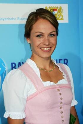 Bayerischer Sportpreis 2015. Magdalena Neuner Holzer, Biathlon Profi