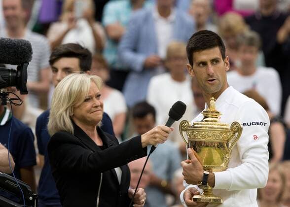 Sue Barker interviews den Sieger Novak Djokovic (SRB), Tennis - Wimbledon 2015 - Grand Slam ITF ATP Tennis Herren WTA Tennis Damen - AELTC - London - - Great Britain - 12 July 2015. Juergen Hasenkopf
