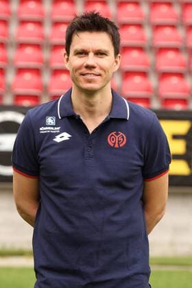 DR. STEFAN MATTYASOVSZKY PORTRAETTERMIN 2015 16 PORTRAET MAINZ 05 1. BUNDESLIGA MAINZ 