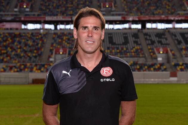 Fussball 2. Bundesliga Fortuna Düsseldorf Offizieller Fototermin am 02.07.2015 in der ESPRIT arena in Düsseldorf Simon Jentzsch ( Torwart-Trainer Düsseldorf ) xTTx