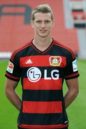 Fussball, Bundesliga, Deutschland, Herren, Porträttermin Saison 2015 2016; Bayer Leverkusen: Lars Bender (Leverkusen). Einzelbild, Portrait, Porträt.