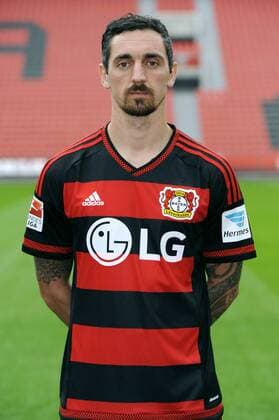 Fussball, Bundesliga, Deutschland, Herren, Porträttermin Saison 2015 2016; Bayer Leverkusen: Roberto Hilbert (Leverkusen). Einzelbild, Portrait, Porträt.