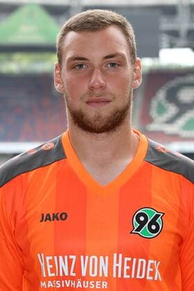 13.07.2015, Hannover Fussball, Fußball, Bundesliga Saison 2015-2016, Hannover 96, HDI Arena, Portrait Torwart Timo Königsmann