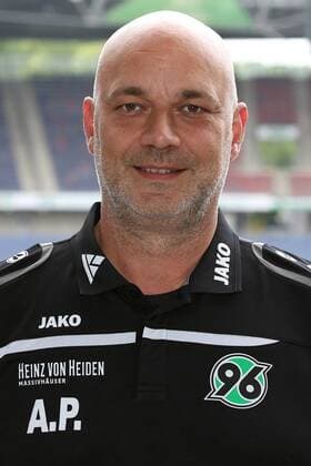 13.07.2015, Hannover Fussball, Fußball, Bundesliga Saison 2015-2016, Hannover 96, HDI Arena, Portrait Mannschaftsarzt Prof. Dr. Axel Partenheimer