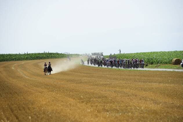 Two horse riders greeting the peloton during the stage 10 of the 102nd edition of the Tour de France 2015 with start in Tarbes and finish in La Pierre-Saint-Martin, France (167 kms) CYCLISME : Tour de France - Etape 10 - Tarbes La Pierre-Saint-Martin - 14 07 2015 PhotoNews Panoramic 