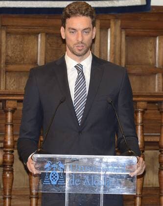 Entrega del Premkio Camino Real por parte del Rey Felipe VI al jugador de baloncesto Pau Gasol. 