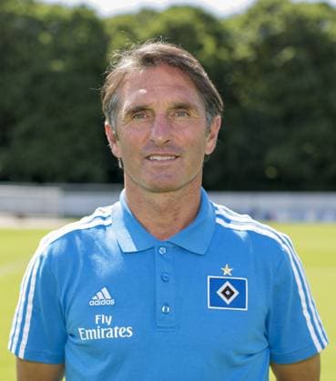 Aktuell Fußball, Porträttermin Hamburger SV Trainer Bruno Labbadia (HSV) 15.07.2015, Hamburg, Mannschaftsfototermin Â