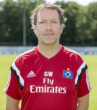 Aktuell Fußball, Porträttermin Hamburger SV Dr Götz Welsch (HSV) 15.07.2015, Hamburg, Mannschaftsfototermin Â