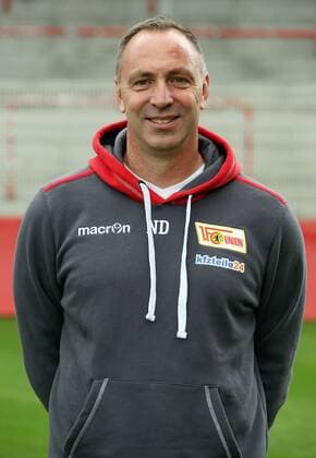 Cheftrainer Norbert Duewel Düwel Einzelbild Portrait Portraet Porträt Hochformat Oberkoerper Oberkörper Fußball Fussball zweite 2. Bundesliga Fototermin Porträttermin DFL 2015 2016 Saison 2015 2016 15.07.2015 1. FC Union Berlin Stadion an der Alten Foersterei Försterei