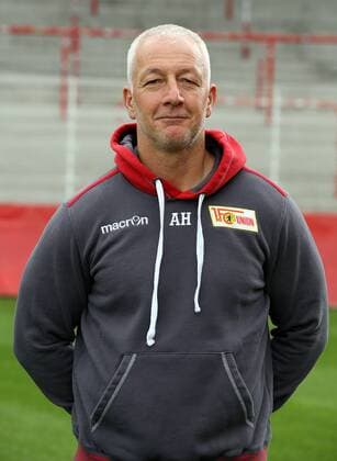 Co-Trainer Andre Hofschneider Einzelbild Portrait Portraet Porträt Hochformat Oberkoerper Oberkörper Fußball Fussball zweite 2. Bundesliga Fototermin Porträttermin DFL 2015 2016 Saison 2015 2016 15.07.2015 1. FC Union Berlin Stadion an der Alten Foersterei Försterei