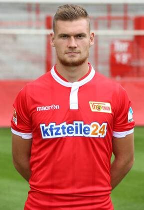 Denis Prychynenko Einzelbild Portrait Portraet Porträt Hochformat Oberkoerper Oberkörper Fußball Fussball zweite 2. Bundesliga Fototermin Porträttermin DFL 2015 2016 Saison 2015 2016 15.07.2015 1. FC Union Berlin Stadion an der Alten Foersterei Försterei