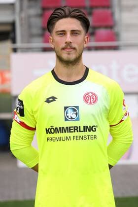 Aktuell Fußball, 3. Liga, Porträttermin 1. FSV Mainz 05 II JANNIK HUTH 1. FSV MAINZ 05 U23 3.LIGA PORTTRAETTERMIN 2015 16 PORTRAET MAINZ 