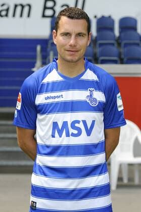 Fussball, 2. Bundesliga, Deutschland, Herren, Porträttermin Saison 2015 2016, MSV Duisburg: Thomas Bröker (MSV). Einzelbild, Portrait, Porträt.