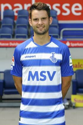 Fussball, 2. Bundesliga, Deutschland, Herren, Porträttermin Saison 2015 2016, MSV Duisburg: Tim Albutat (MSV). Einzelbild, Portrait, Porträt.