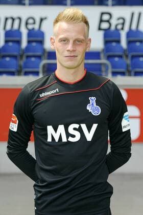 Fussball, 2. Bundesliga, Deutschland, Herren, Porträttermin Saison 2015 2016, MSV Duisburg: Marcel Lenz (MSV). Einzelbild, Portrait, Porträt.