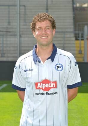 16.07.2015, Fussball, 2. LIGA, Saison 2015 2016, SCHÜCO-ARENA, BIELEFELD DSC ARMINIA BIELEFELD, PORTRAITTERMIN 2015 2016 Mario Bertling (Physiotherapeut Arminia Bielefeld), Portrait, Aktion, Einzelbild, Hoch