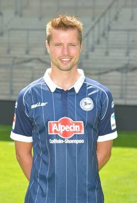 16.07.2015, Fussball, 2. LIGA, Saison 2015 2016, SCHÜCO-ARENA, BIELEFELD DSC ARMINIA BIELEFELD, PORTRAITTERMIN 2015 2016 Julian Börner (Arminia Bielefeld), Portrait, Aktion, Einzelbild, Hoch
