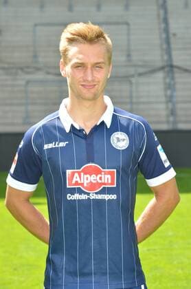 16.07.2015, Fussball, 2. LIGA, Saison 2015 2016, SCHÜCO-ARENA, BIELEFELD DSC ARMINIA BIELEFELD, PORTRAITTERMIN 2015 2016 Björn Jopek (Arminia Bielefeld), Portrait, Aktion, Einzelbild, Hoch