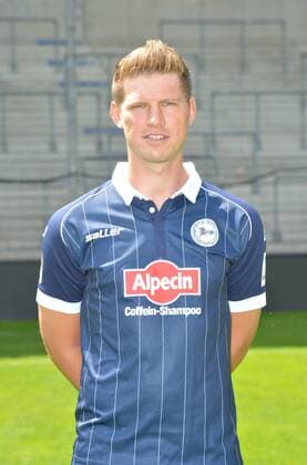 16.07.2015, Fussball, 2. LIGA, Saison 2015 2016, SCHÜCO-ARENA, BIELEFELD DSC ARMINIA BIELEFELD, PORTRAITTERMIN 2015 2016 Fabian Klos (Arminia Bielefeld), Portrait, Aktion, Einzelbild, Hoch