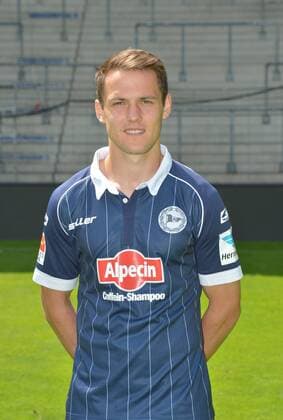 16.07.2015, Fussball, 2. LIGA, Saison 2015 2016, SCHÜCO-ARENA, BIELEFELD DSC ARMINIA BIELEFELD, PORTRAITTERMIN 2015 2016 Steffen Lang (Arminia Bielefeld), Portrait, Aktion, Einzelbild, Hoch
