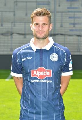 16.07.2015, Fussball, 2. LIGA, Saison 2015 2016, SCHÜCO-ARENA, BIELEFELD DSC ARMINIA BIELEFELD, PORTRAITTERMIN 2015 2016 Christopher Nöthe (Arminia Bielefeld), Portrait, Aktion, Einzelbild, Hoch