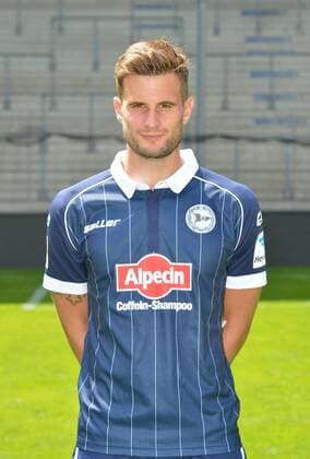 16.07.2015, Fussball, 2. LIGA, Saison 2015 2016, SCHÜCO-ARENA, BIELEFELD DSC ARMINIA BIELEFELD, PORTRAITTERMIN 2015 2016 Christopher Nöthe (Arminia Bielefeld), Portrait, Aktion, Einzelbild, Hoch