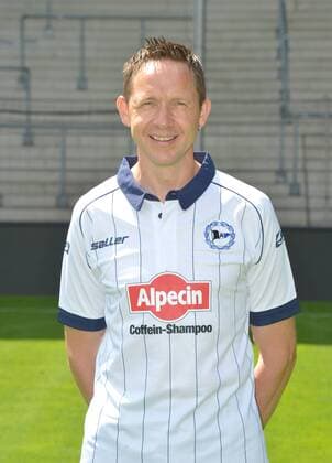 16.07.2015, Fussball, 2. LIGA, Saison 2015 2016, SCHÜCO-ARENA, BIELEFELD DSC ARMINIA BIELEFELD, PORTRAITTERMIN 2015 2016 Rainer Schonz (Zeugwart Arminia Bielefeld), Portrait, Aktion, Einzelbild, Hoch