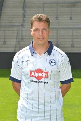 16.07.2015, Fussball, 2. LIGA, Saison 2015 2016, SCHÜCO-ARENA, BIELEFELD DSC ARMINIA BIELEFELD, PORTRAITTERMIN 2015 2016 Uwe Speidel (Co-Trainer Arminia Bielefeld), Portrait, Aktion, Einzelbild, Hoch, Co Trainer, Assistenztrainer