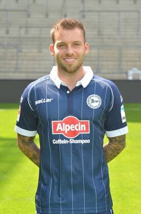 16.07.2015, Fussball, 2. LIGA, Saison 2015 2016, SCHÜCO-ARENA, BIELEFELD DSC ARMINIA BIELEFELD, PORTRAITTERMIN 2015 2016 Jonas Strifler (Arminia Bielefeld), Portrait, Aktion, Einzelbild, Hoch