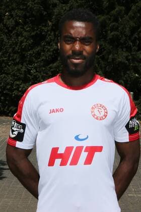 Fototermin des SC Fortuna Köln ( Dritte Liga ) am Donnerstag, 16. Juli 2015, im Südstadion Köln. Kusi Kwame Fortuna Köln Porträttermin 2015 2016