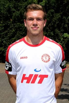 Fototermin des SC Fortuna Köln ( Dritte Liga ) am Donnerstag, 16. Juli 2015, im Südstadion Köln. Jannik Schneider Fortuna Köln Porträttermin 2015 2016
