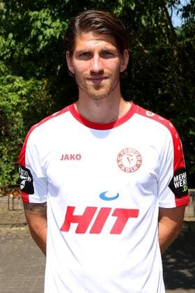Fototermin des SC Fortuna Köln ( Dritte Liga ) am Donnerstag, 16. Juli 2015, im Südstadion Köln. Andreas Glockner Fortuna Köln Porträttermin 2015 2016